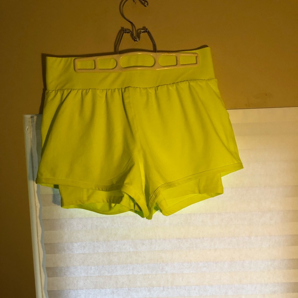 Fabletics Neon Green Olesia Short Size M